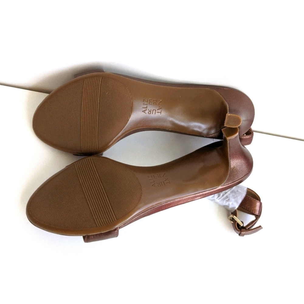NEW Naturalizer Tinda Sandal - 8.5M - Picture 10 of 11